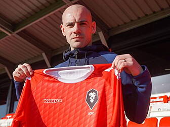 Darron Gibson joins League Two...